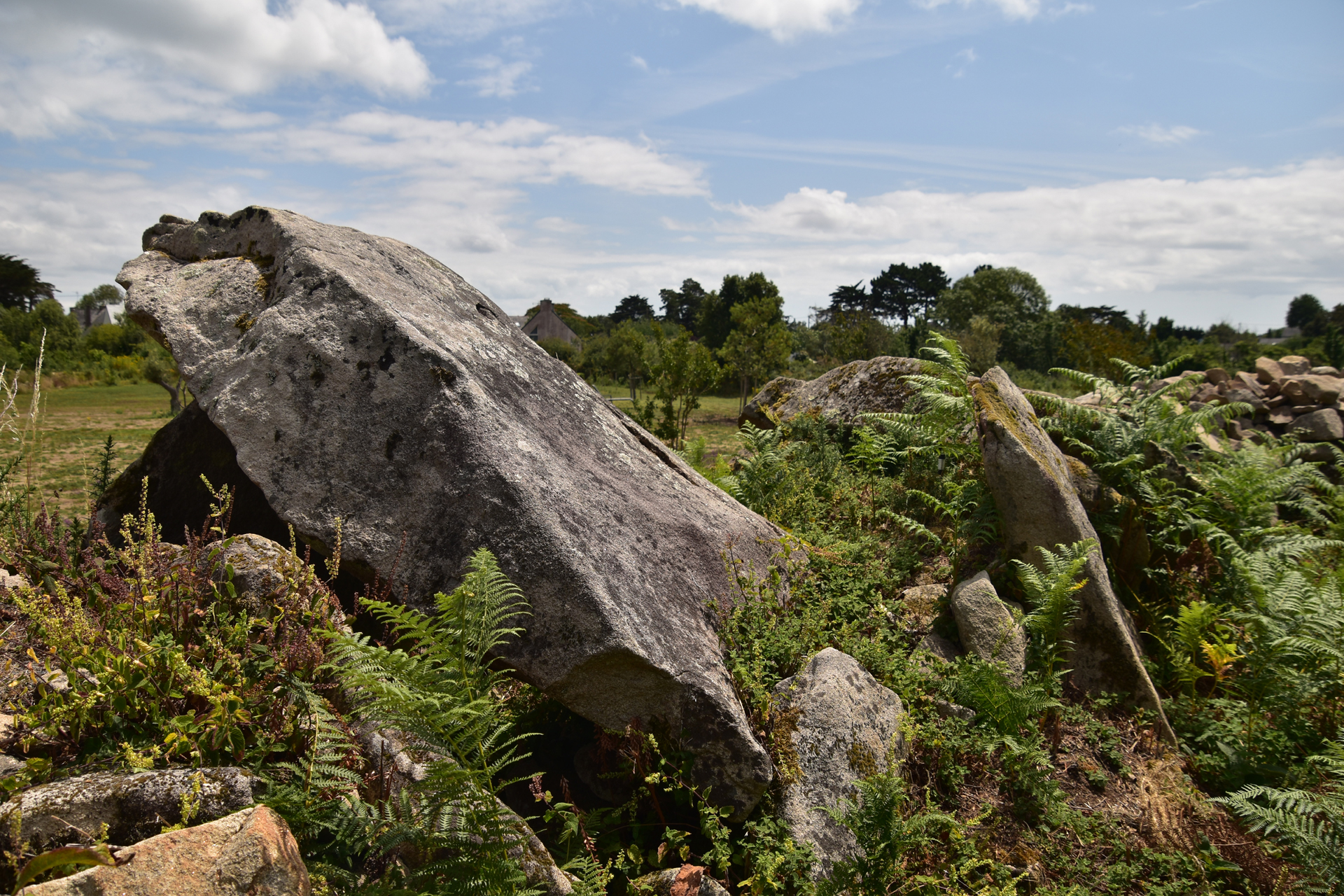 Le dolmen de la croix de Kerno