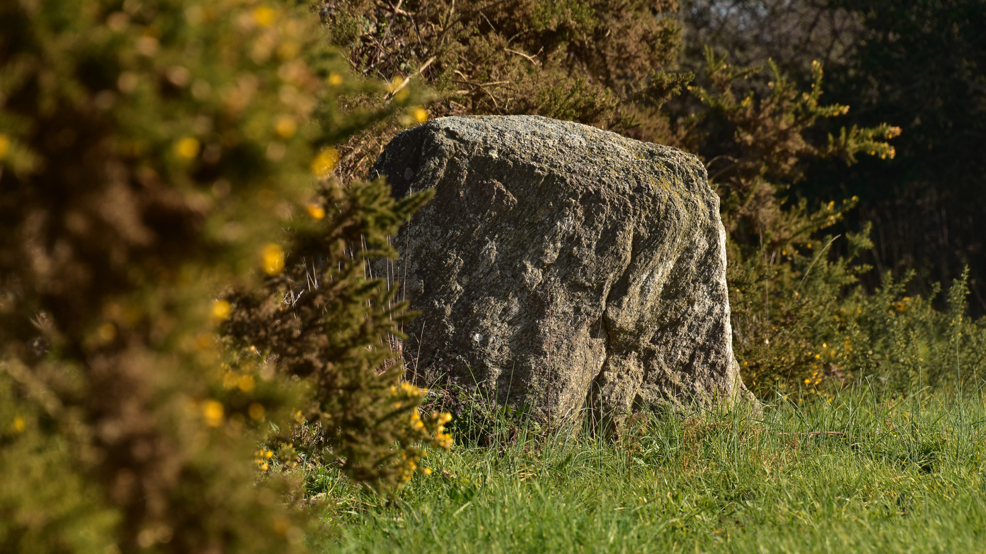 Le petit menhir de Clos er Bé
